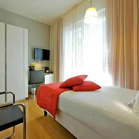 Mercure Solari מלון
