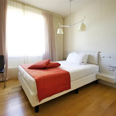 Mercure Solari 4* מילאנו