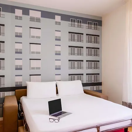 Hotel Mercure Solari Milão