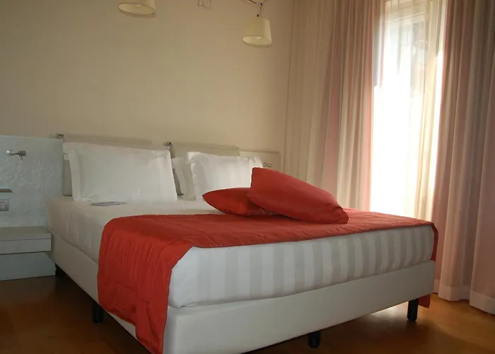 مركيور ميلانو سولاري فندق