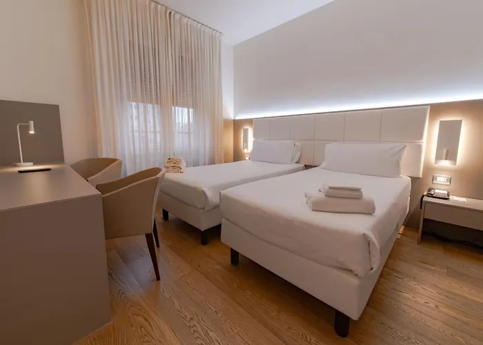 فندق مركيور ميلانو سولاري ميلان