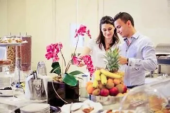 فندق مركيور ميلانو سولاري 4*