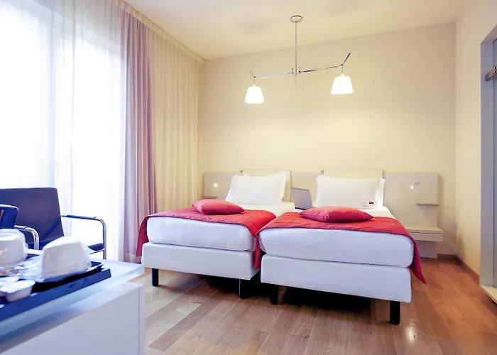 فندق مركيور ميلانو سولاري ميلان