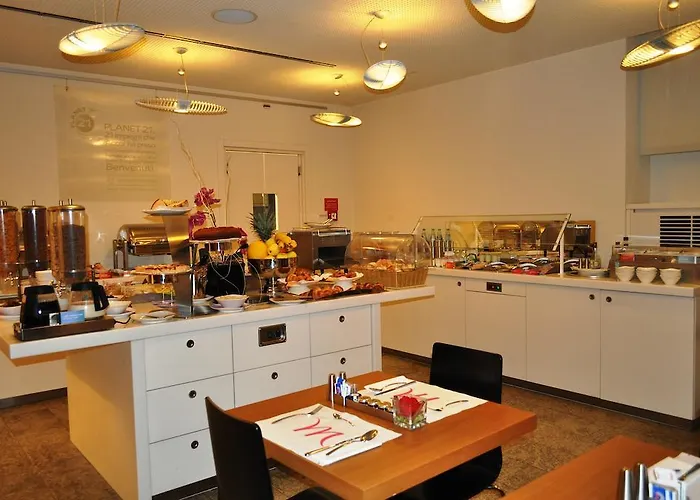 مركيور ميلانو سولاري فندق 4*