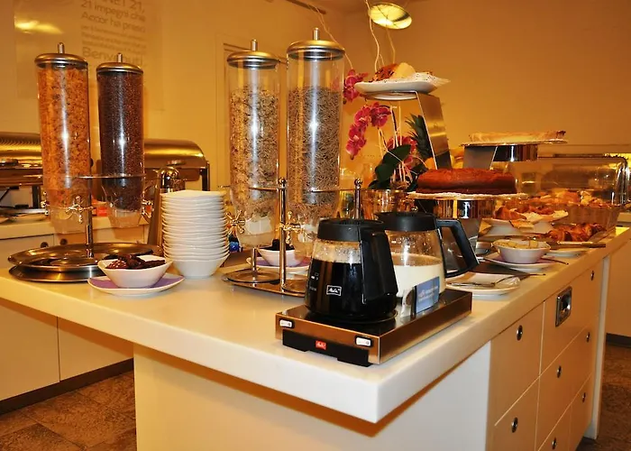 فندق مركيور ميلانو سولاري ميلان